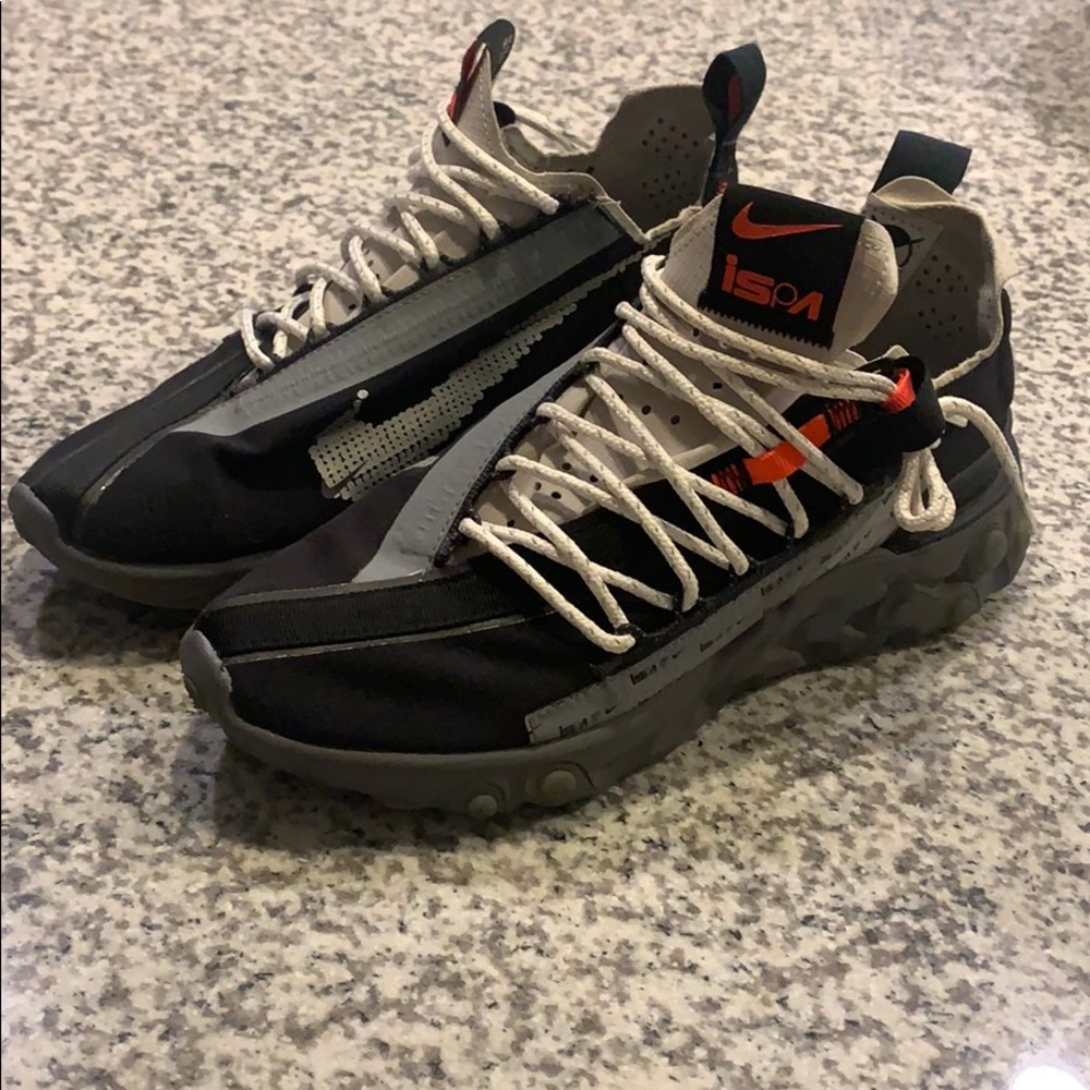 Nike - Picture 2 of 5